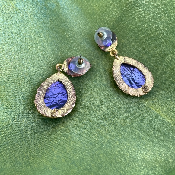 Amrita Singh Tear Drop Purple Resin pierced Earrings in Gold Setting - Picture 3 of 3